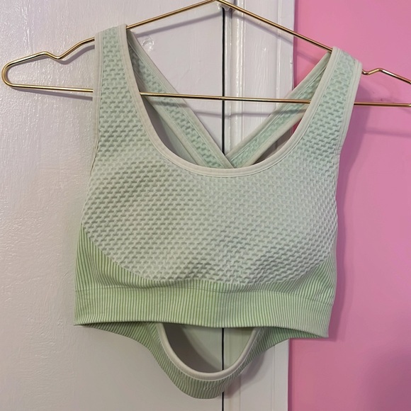 2 Piece Lime Green Seamless Textured High Waist Leggings and Sports Bra Gym Set - Picture 6 of 7